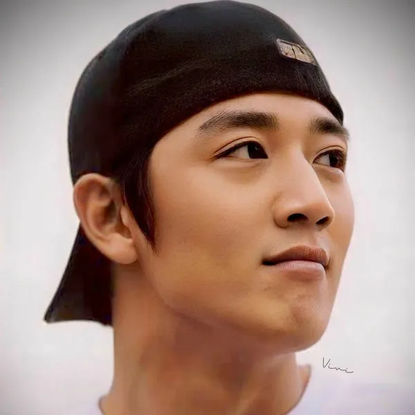 The most loved look of Kim Raewon today