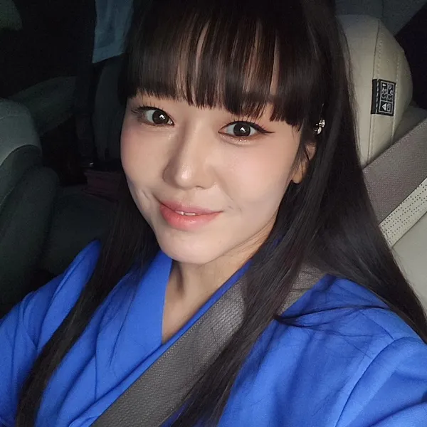 Popular photo full of fans’ love for Jeong Miae