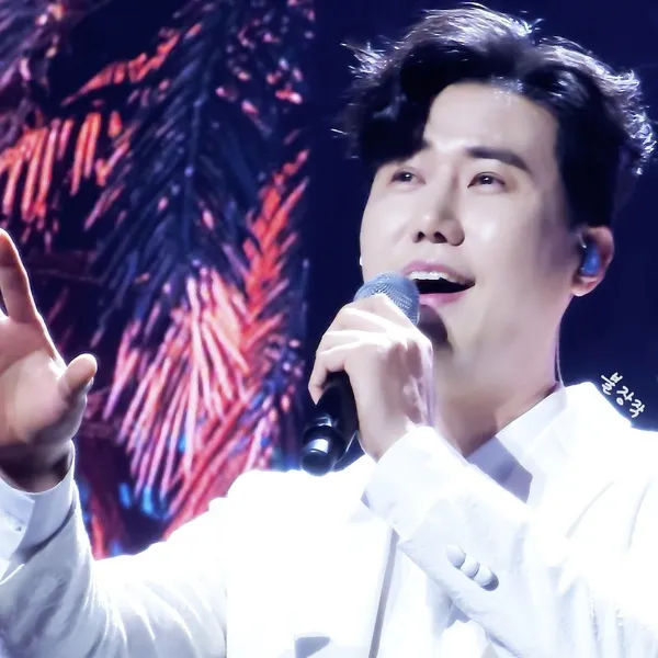 Popular photo full of fans’ love for Shin Seong