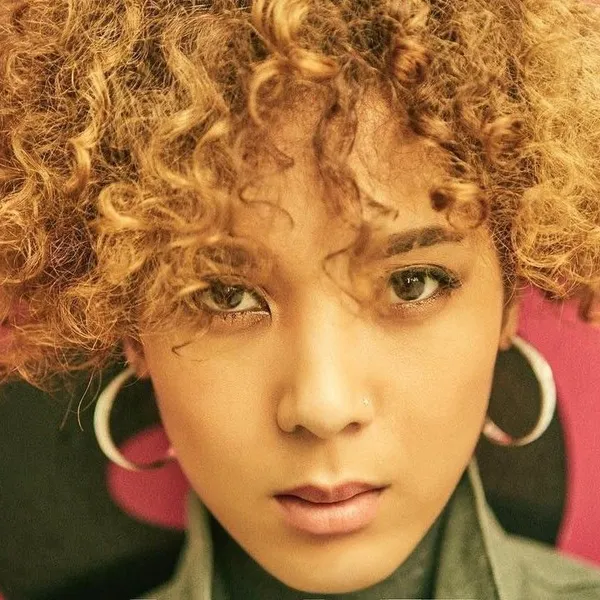 Popular photo full of fans’ love for Yoon Mirae