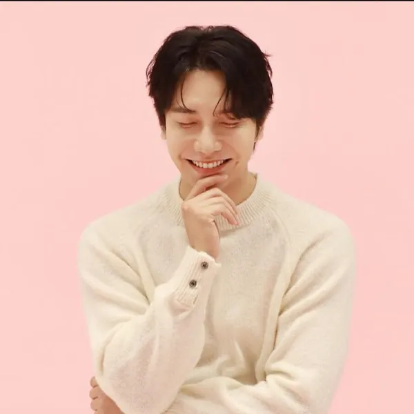 今天最受喜爱的李升基模样