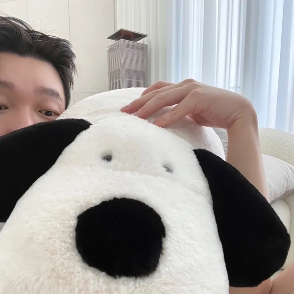 Popular photo full of fans’ love for Cho Seungwoo 