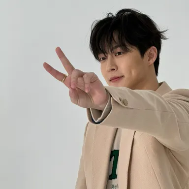 The most loved look of Bae Inhyuk today