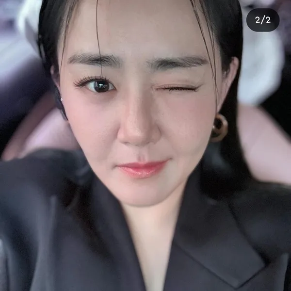 Popular photo full of fans’ love for Moon Geunyoung