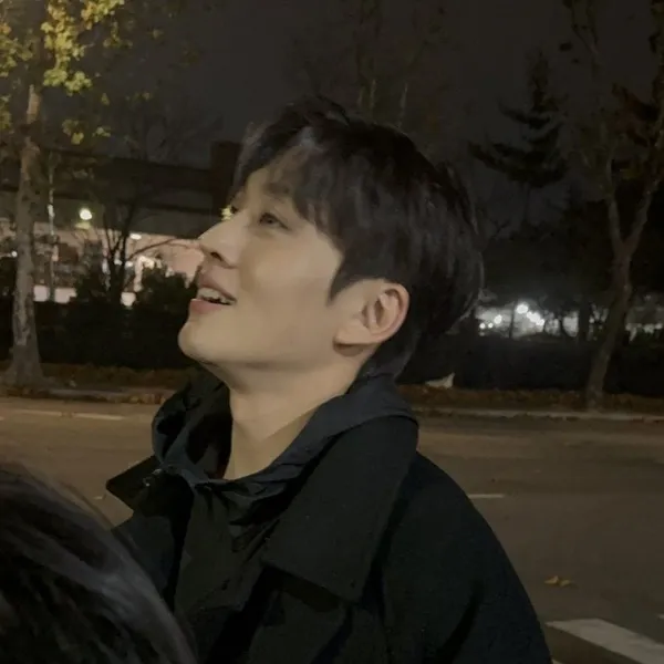 The most loved look of Shin Minkwon today