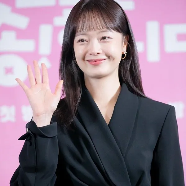 充满粉丝爱意的全昭旻人气照片