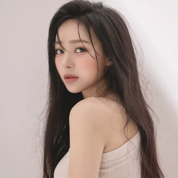 The most loved look of Han Choim today