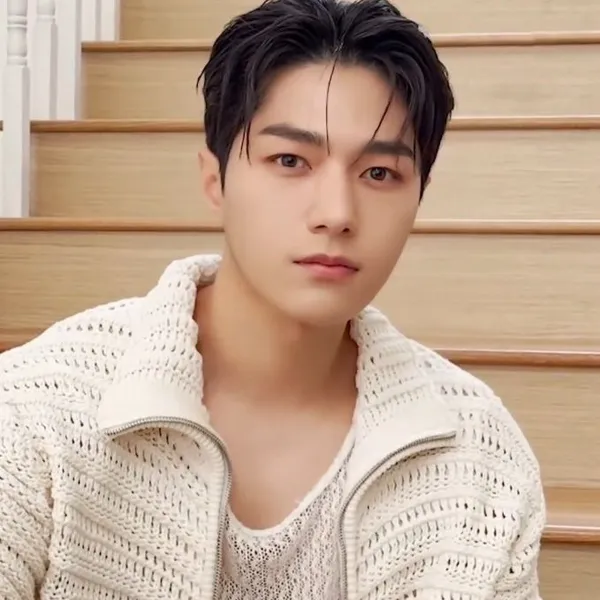 오늘 가장 사랑받은 김명수 (엘)의 모습