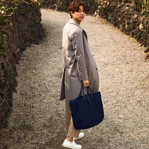 Popular photo full of fans’ love for Gong Yoo