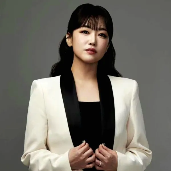 Popular photo full of fans’ love for Jeong Miae