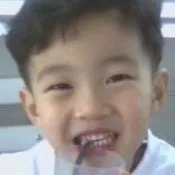 Popular photo full of fans’ love for Ahn Woojin
