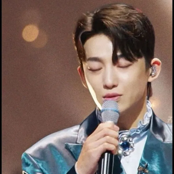 Idol_Top_Banner