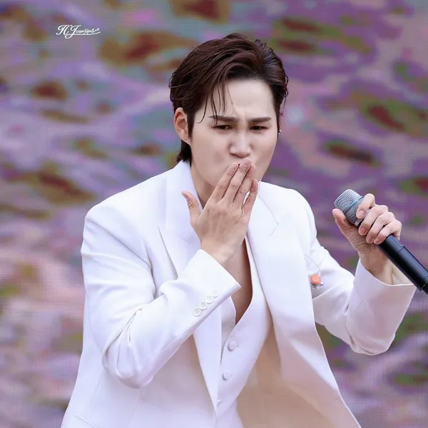 Idol_Top_Banner