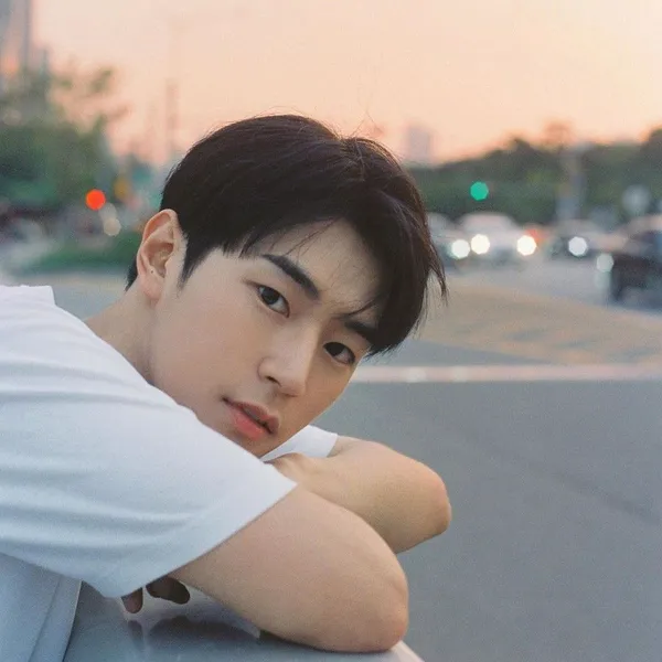 Popular photo full of fans’ love for Park Seoham