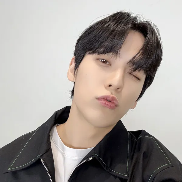 Popular photo full of fans’ love for Lee Minhyuk