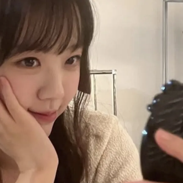The most loved look of Ji Yeeun today