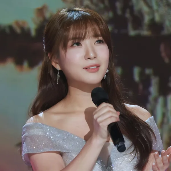 Foto populer Ryu Wonjung yang penuh cinta dari penggemar