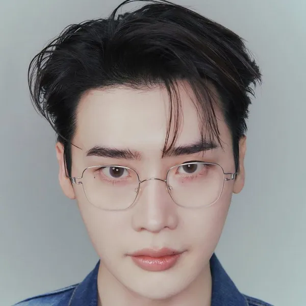 充满粉丝爱意的李钟硕人气照片
