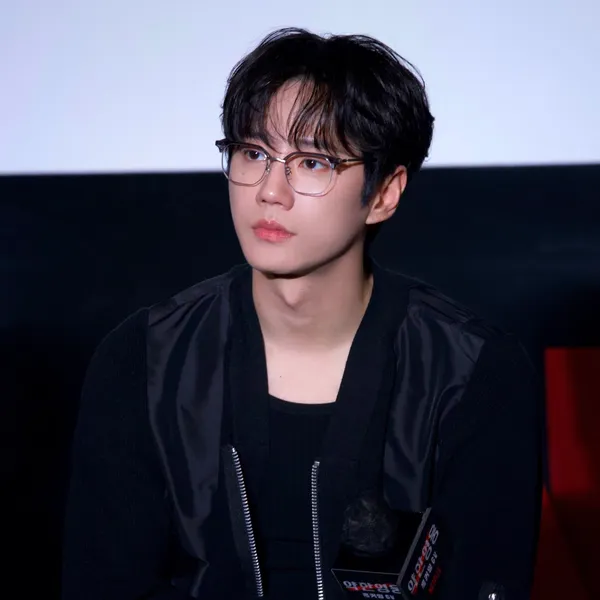 Idol_Top_Banner