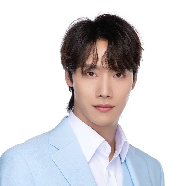 今天最受喜愛的Choi Woojin模樣