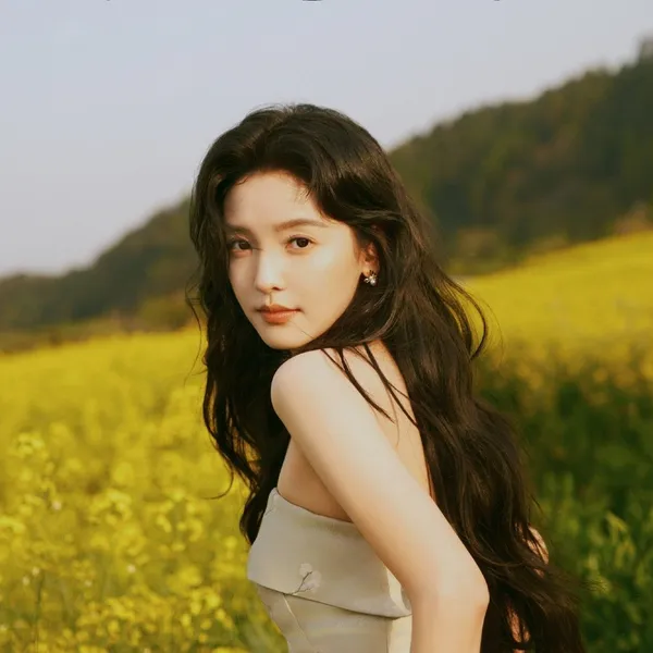 Popular photo full of fans’ love for Zhang Ruonan