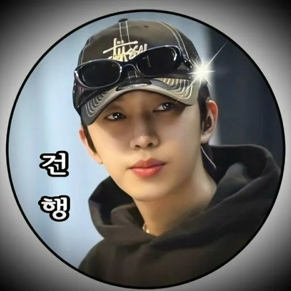 Popular photo full of fans’ love for Lim Youngwoong