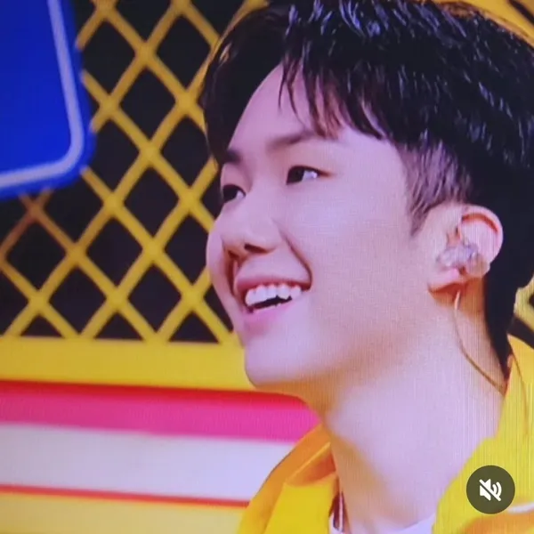 今天最受喜愛的Nam Seungmin模樣