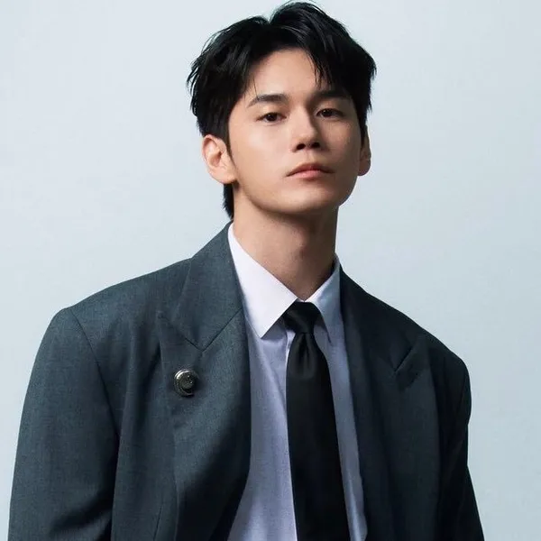 The most loved look of Ong Seongwu today