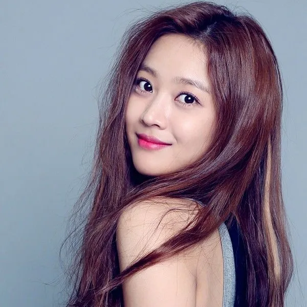 Popular photo full of fans’ love for Cho Boah