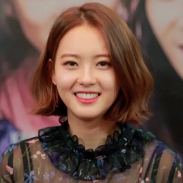 The most loved look of Go Ara today