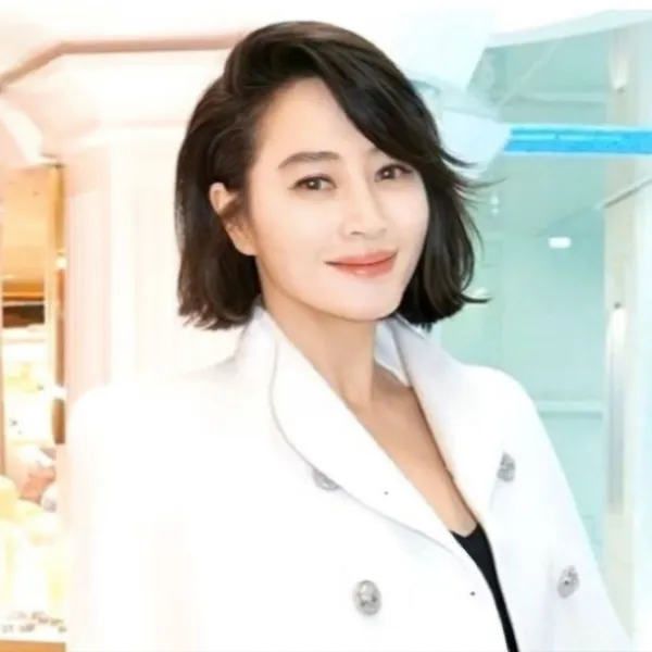 充滿粉絲愛的金惠秀人氣照片
