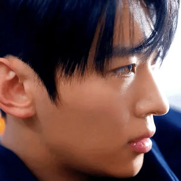 Popular photo full of fans’ love for Dex