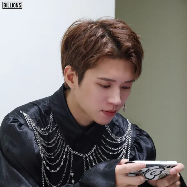 The most loved look of Nam Woohyun today