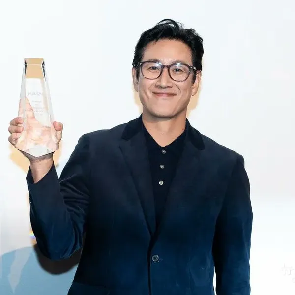 The most loved look of Lee Sunkyun today