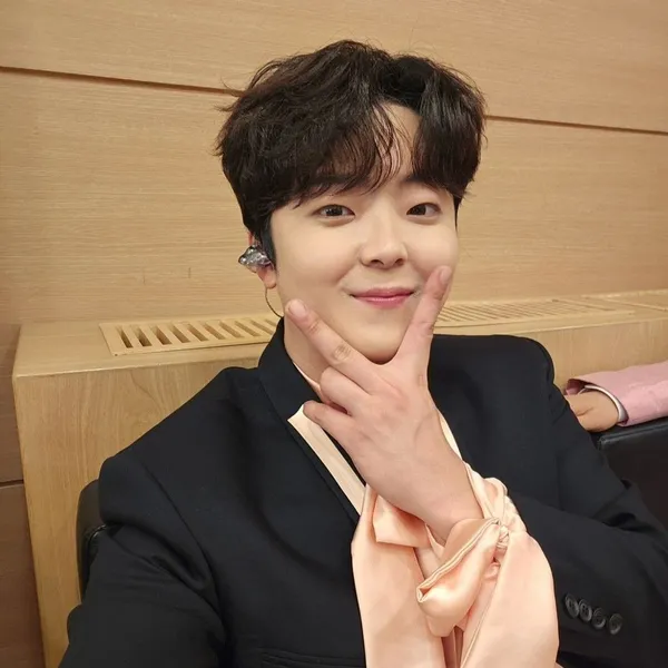 The most loved look of Park Minsu today