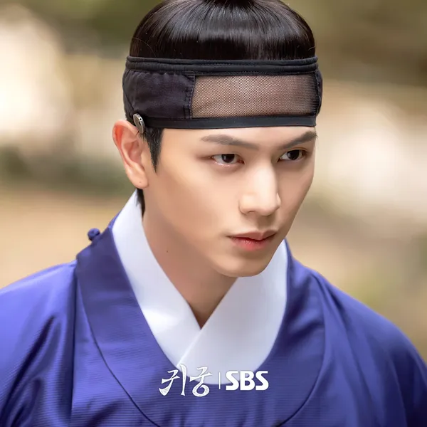 The most loved look of Yook Sungjae today