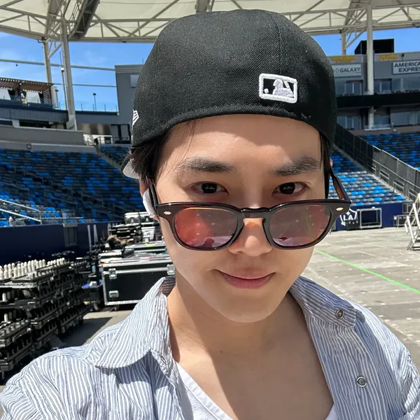 Foto populer Suho yang penuh cinta dari penggemar