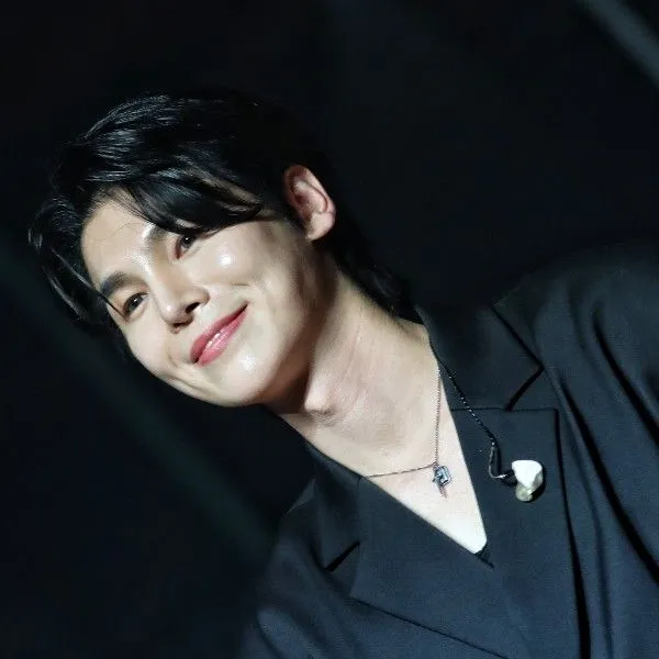 Popular photo full of fans’ love for Kim Junsu (1991)