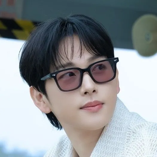 Popular photo full of fans’ love for Lim Siwan