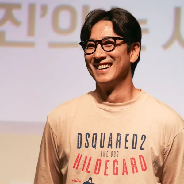 The most loved look of Lee Sunkyun today