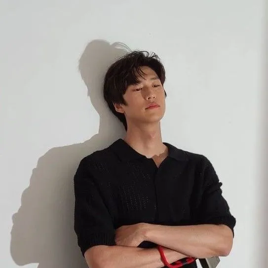 The most loved look of Na Inwoo today