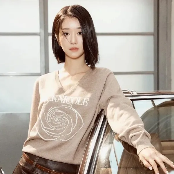 The most loved look of Seo Yeaji today