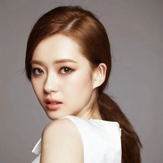 Popular photo full of fans’ love for Go Ara