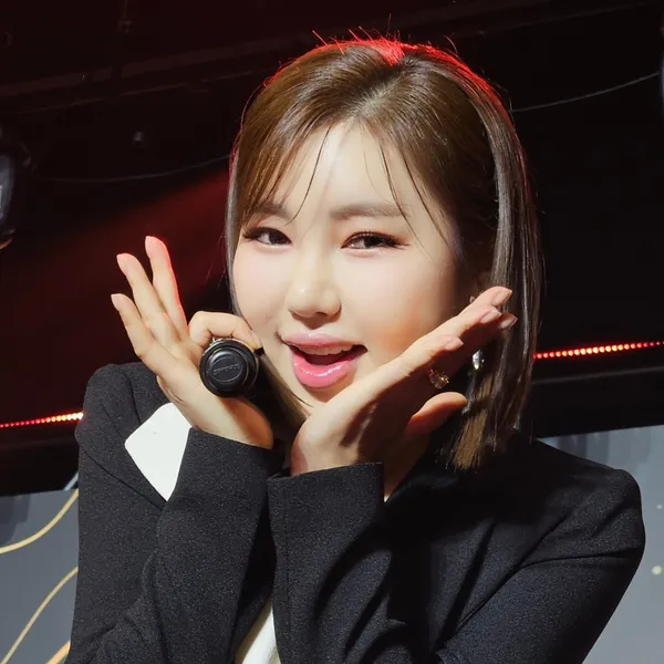 Representative photo of Song Gain showing their charm