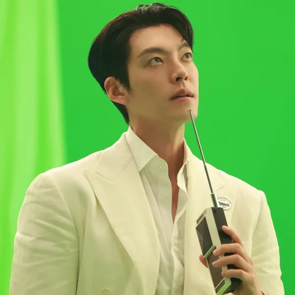 The most loved look of Kim Woobin today