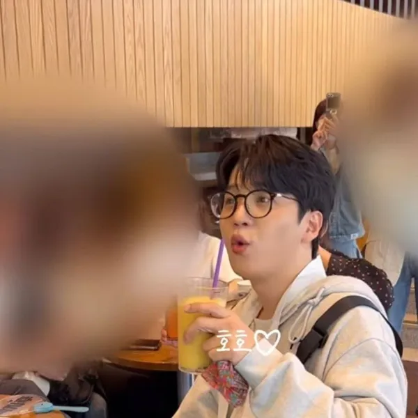 Popular photo full of fans’ love for Park Jihoo (Mr. Trot 3)