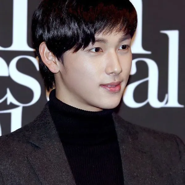 Popular photo full of fans’ love for Lim Siwan