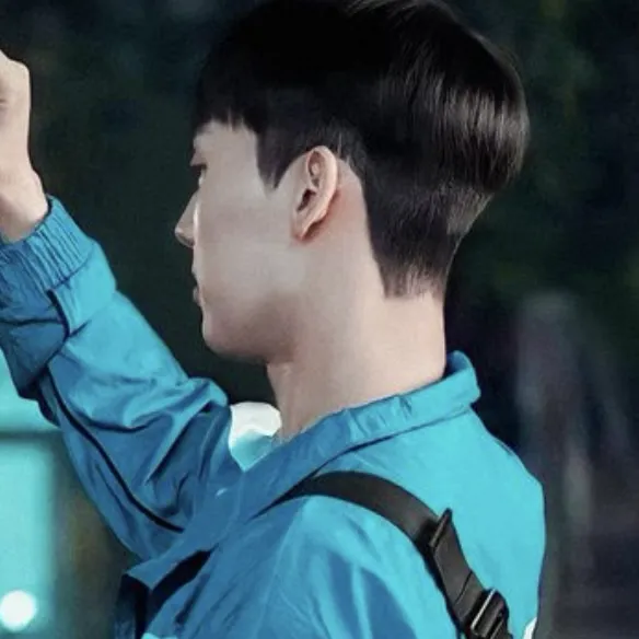 Popular photo full of fans’ love for Choi Hyunwook