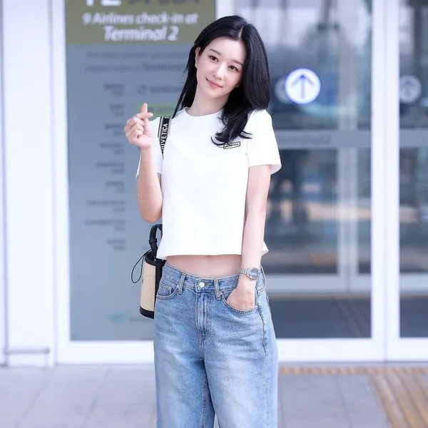 Popular photo full of fans’ love for Seo Yeaji