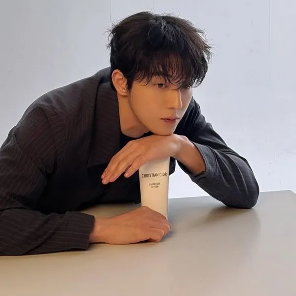 The most loved look of Nam Joohyuk today